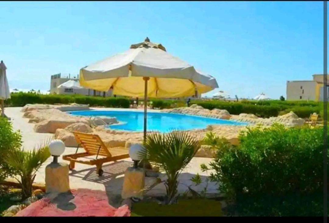 And Pools Front Challet In Apartment *